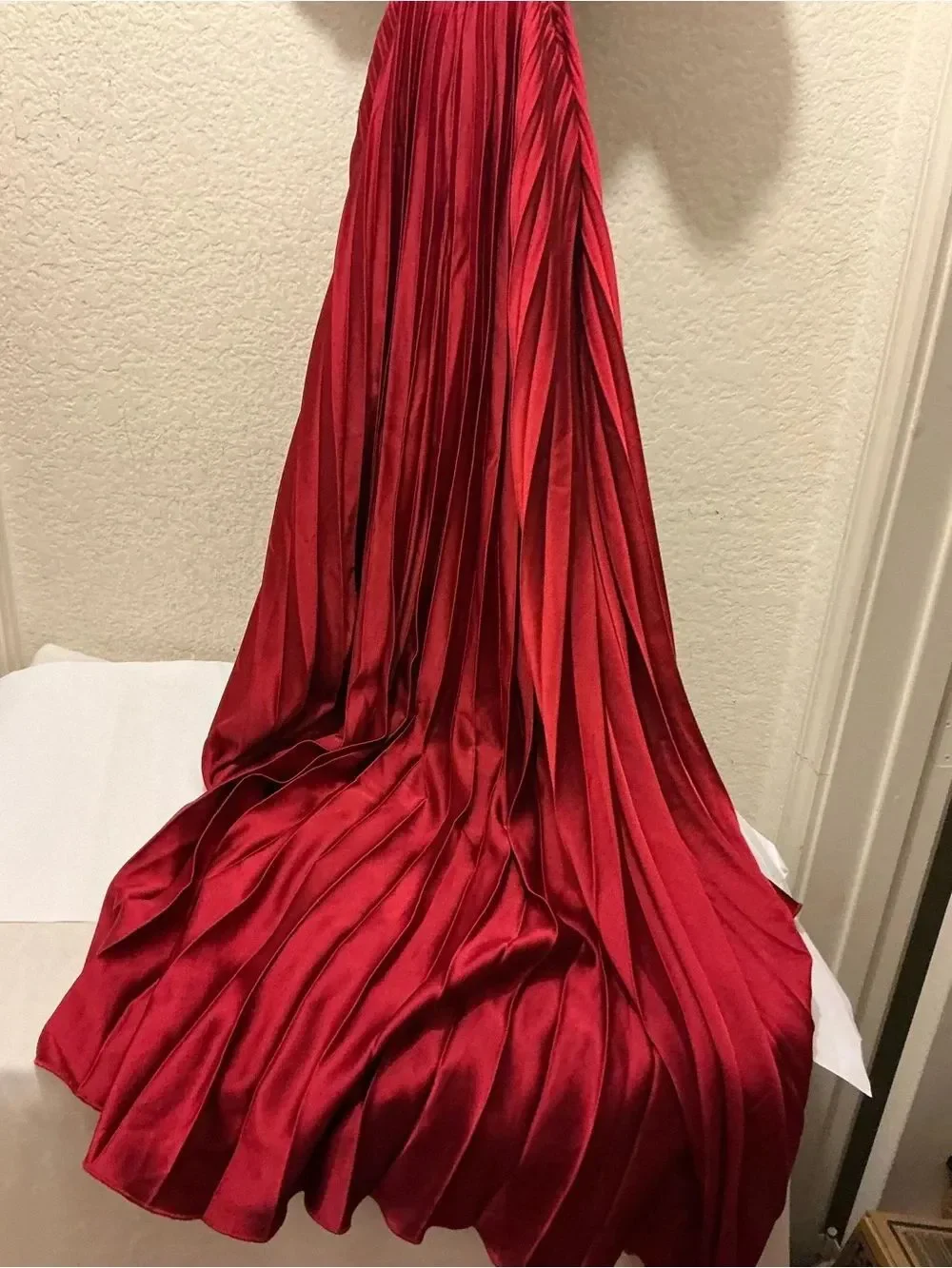NWT Abercrombie & Fitch Giselle Wine Red Pleated Maxi Dress M